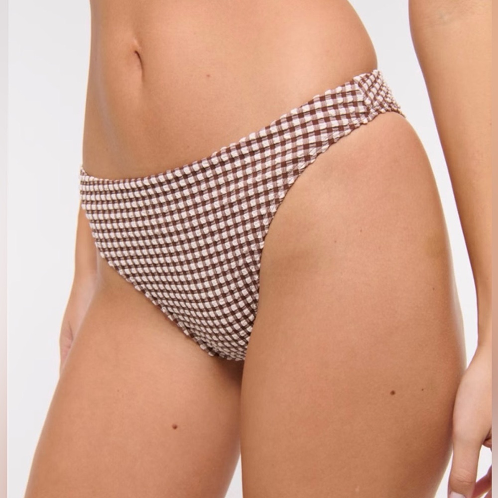 A&F Mid Rise High-Leg Moderate Bottom - Picture 3 of 3